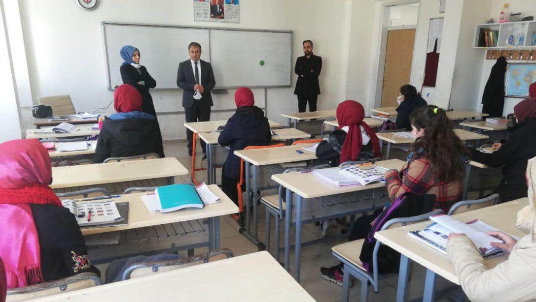 İlçe Milli Eğitim Müdürümüz Şahabeddin KONAKÇİ Şehit Kadri Yıldız Anadolu İmam Hatip Lisesini Ziyaret Etti.