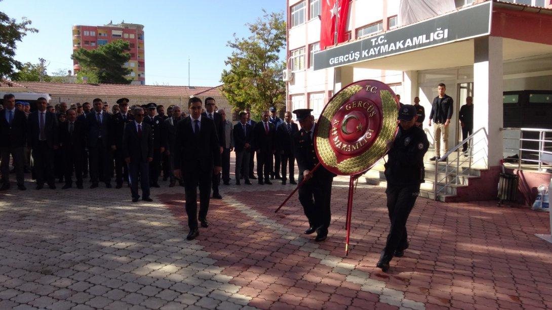 İlçemizde 29 Ekim Cumhuriyet Bayramı 99.Yıl Dönümü Dolayısıyla Çelenk Sunma Töreni Düzenlendi.